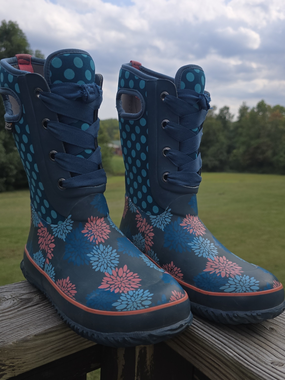 Bogs Flower Dot Classic Boot InsulateWaterproof Size US Youth/EURO 39 Womens 8